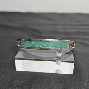 Vintage Taxco Mexico Crushed Turquoise Inlay Hinged Bracelet Silver Tone Metal